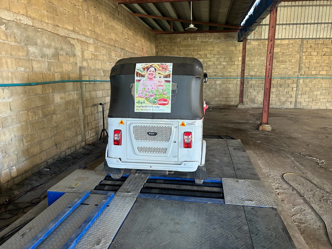 Kompleksowy tester motocykli dla wszystkich typów (2-kołowe i 3-kołowe) Linia testowa motocykli trójkołowych EV dla dwóch i trzech kół Linia testowa motocykli CTMT-750