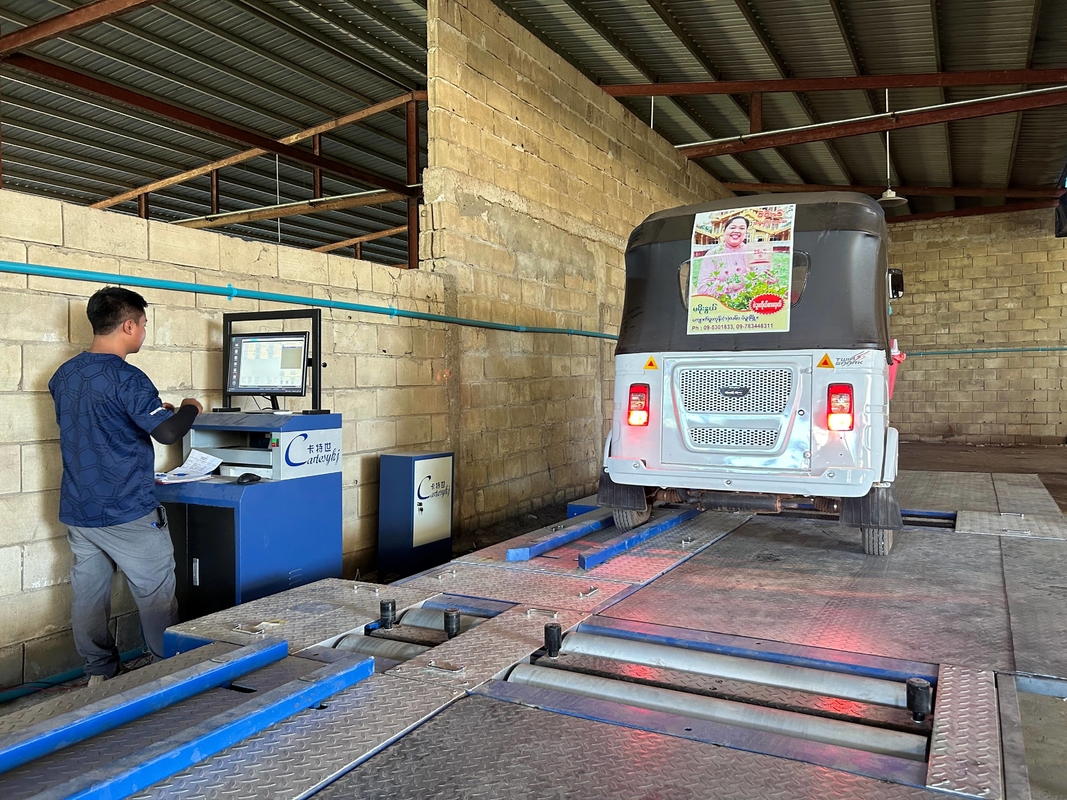 Kompleksowy tester motocykli dla wszystkich typów (2-kołowe i 3-kołowe) Linia testowa motocykli trójkołowych EV dla dwóch i trzech kół Linia testowa motocykli CTMT-750