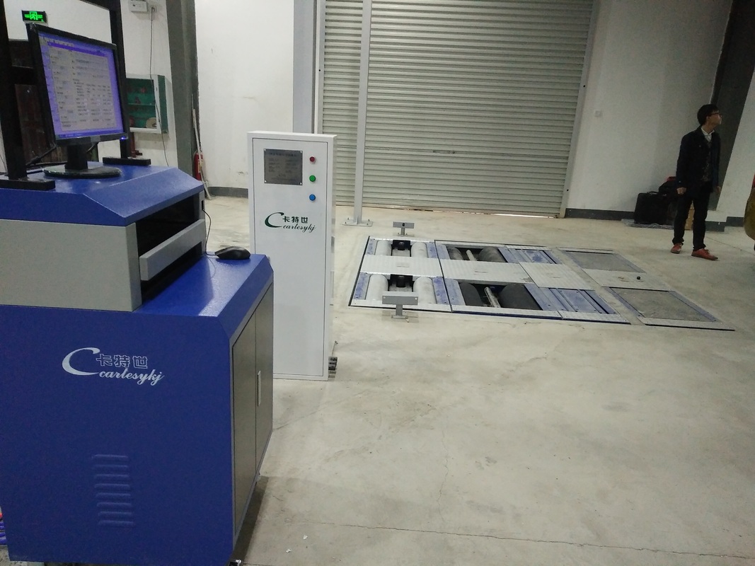 5-w-1 tester hamulców rolkowych z 4000 kg obciążenia maksymalnego osi Patentowany walor szlifowy i komputer kontroli przemysłowej