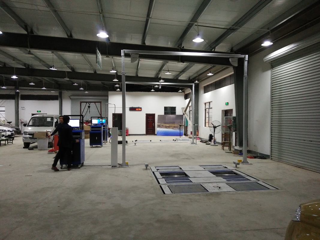 5-w-1 tester hamulców rolkowych z 4000 kg obciążenia maksymalnego osi Patentowany walor szlifowy i komputer kontroli przemysłowej