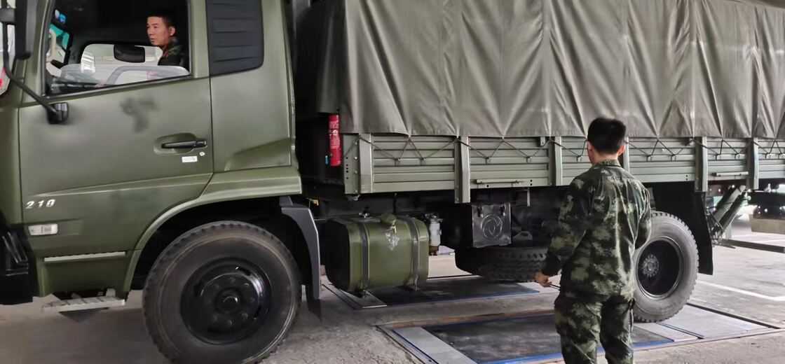 Cartesykj Luksusowy tester hamulców płaskich 3T 10T 15T Sprzęt do kontroli pojazdów pas testowy pojazdów 2CTHPB-13 z testerem hamulców obciążenia osi z zawieszeniem bocznym