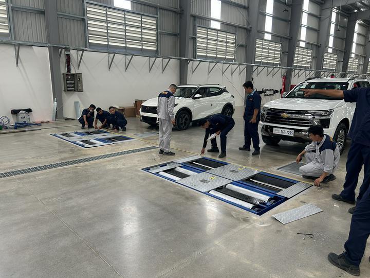 Marka Cartesy CTGT-3-3C Rolkowa linia testowa pojazdu Trinity Tester hamulców rolkowych z obciążeniem osi Jednopłytkowy tester poślizgu bocznego dla lekkich pojazdów