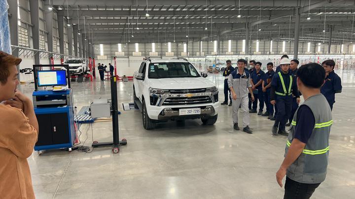 Marka Cartesy CTGT-3-3C Rolkowa linia testowa pojazdu Trinity Tester hamulców rolkowych z obciążeniem osi Jednopłytkowy tester poślizgu bocznego dla lekkich pojazdów